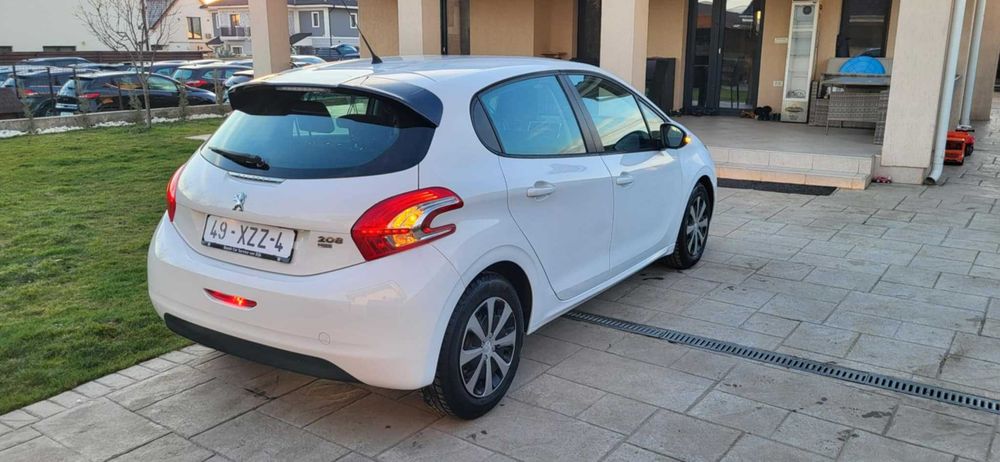 Peugeot 208 Cutie automata