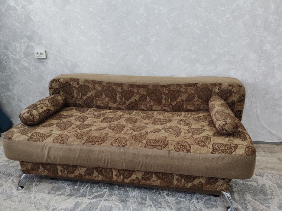 Продам крепкий надёжный диван