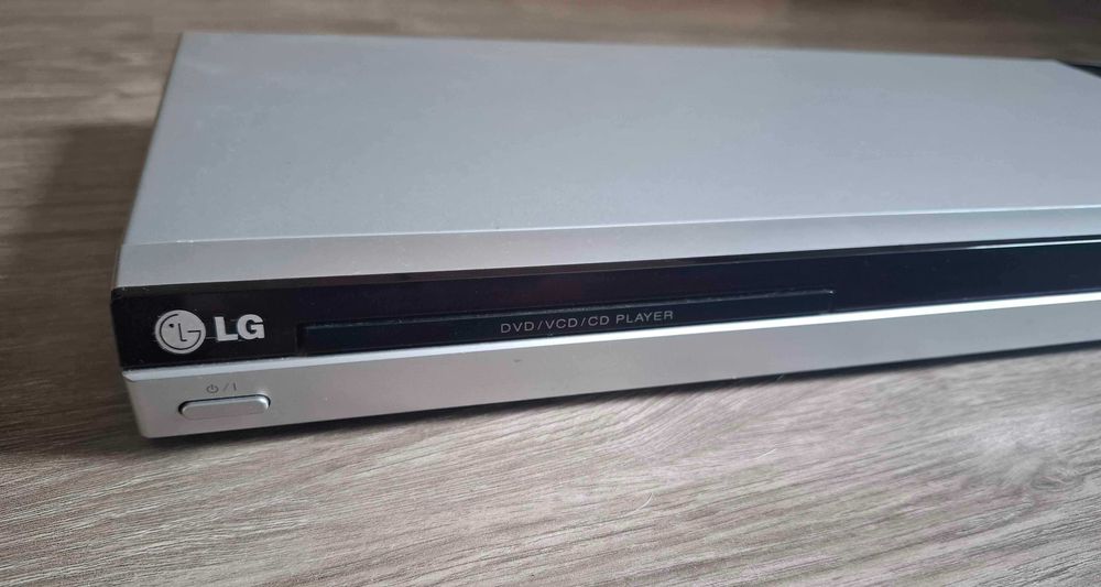 DVD плейър LG DVX276