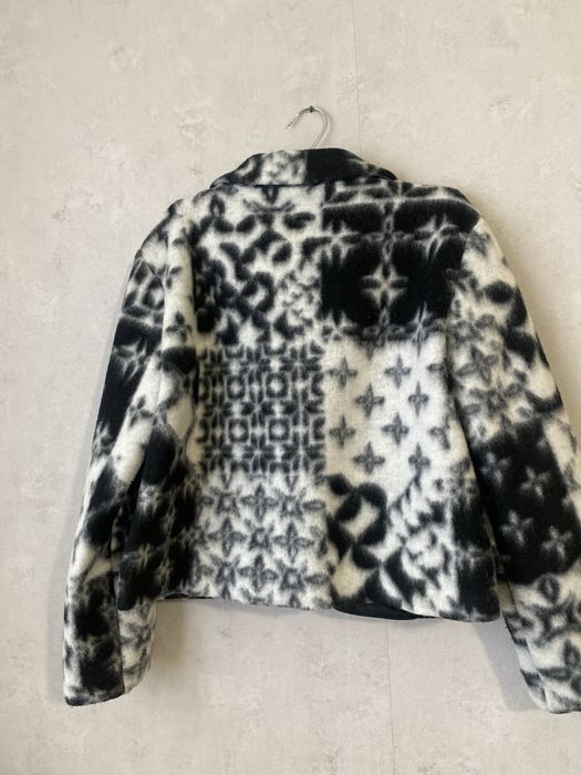 Дамско късо палто тип сако