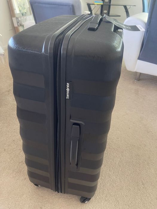 Продам чемодан Samsonite