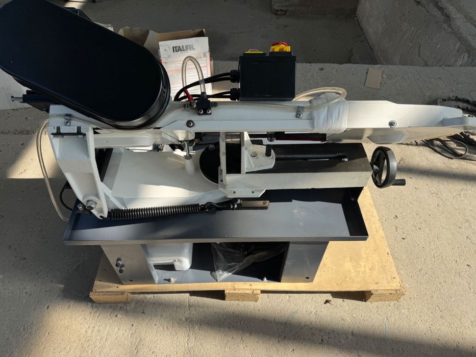 Лентоотрезна машина