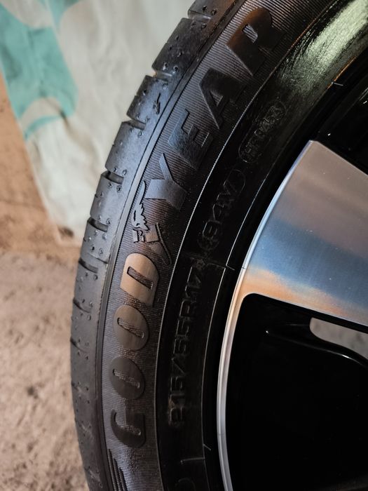 Шины Гудвеер  на дисках 215/55 R17