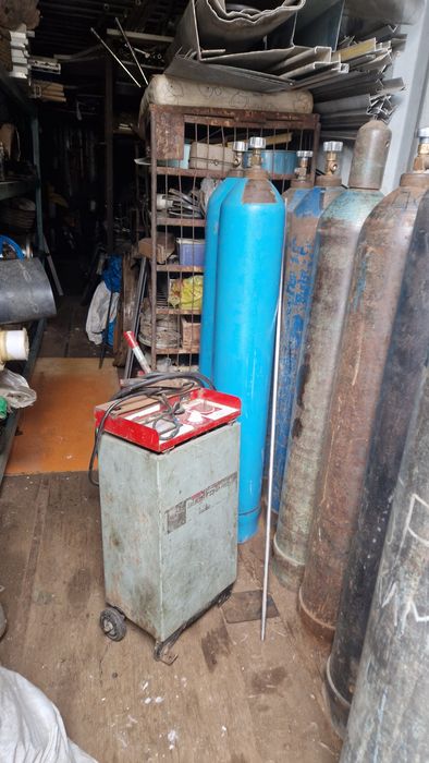 Зарядное устройство для любых авто.