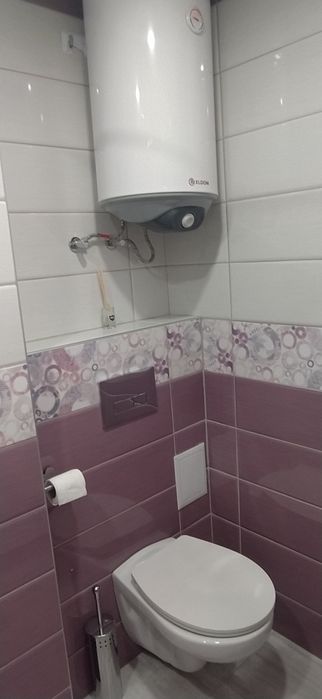 Дава се под наем Ателие в Варна, Център - 17 кв.м за 239.19 € - Снимка #3