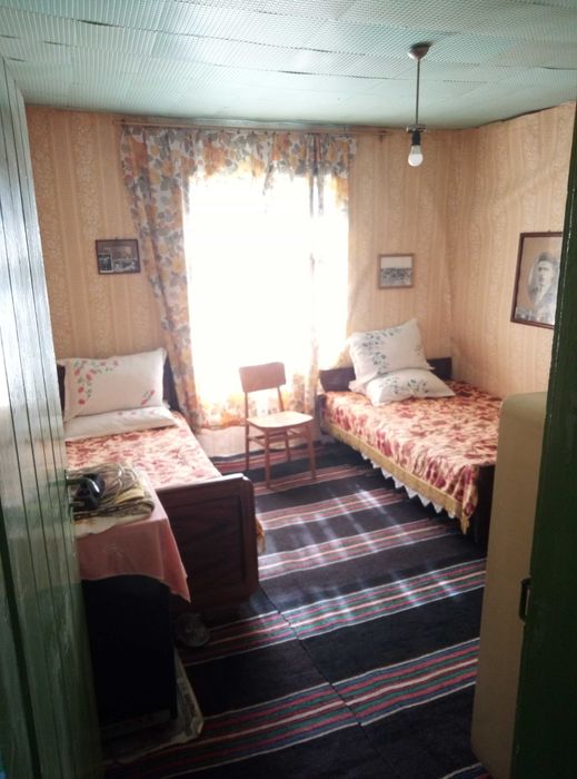 Двуетажна къща с фотоволтаици