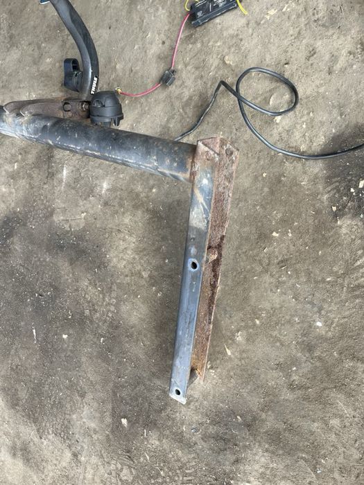 Теглич Thule за Audi a4 b8 Ауди А4 б8 с не оригинален модул и кука