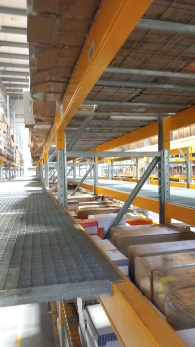 Trepte și gratare zincate