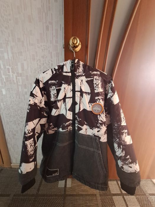 Продам весеннюю куртку