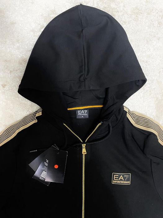 Vând compleu nou de bărbați Emporio Armani EA7