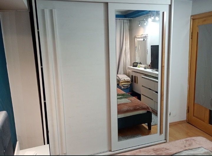 Dressing /dulap culisant  pentru haine