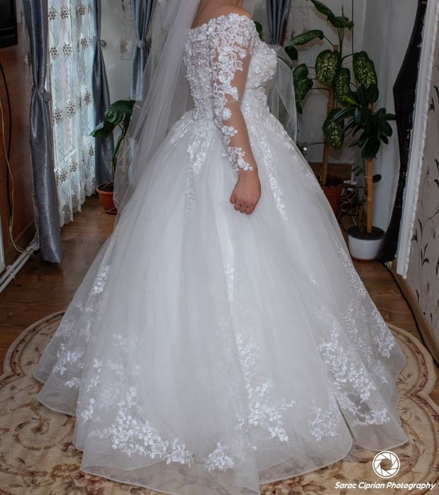 Vand rochie de mireasa