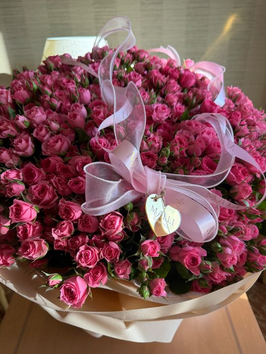 Продам букет из 101 кустовой розы
