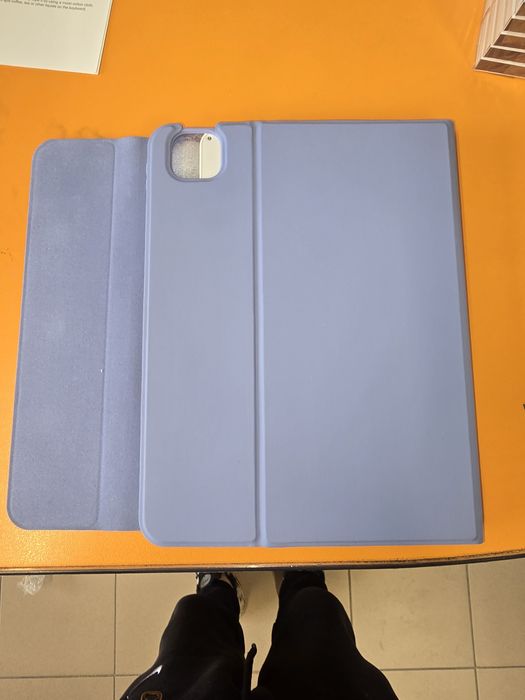Tastatură + Husă tip Book Cover