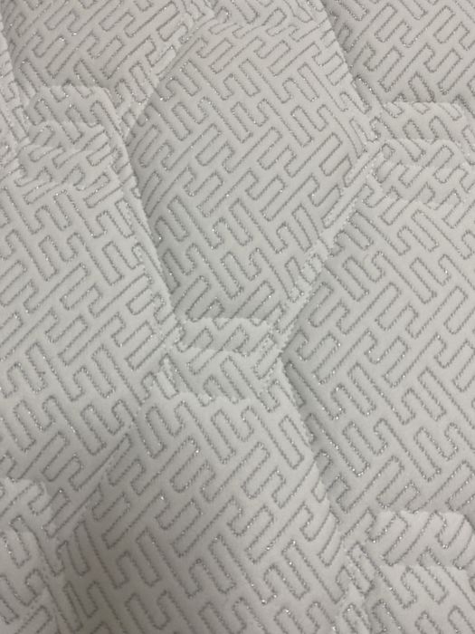 Кровать с матрасом