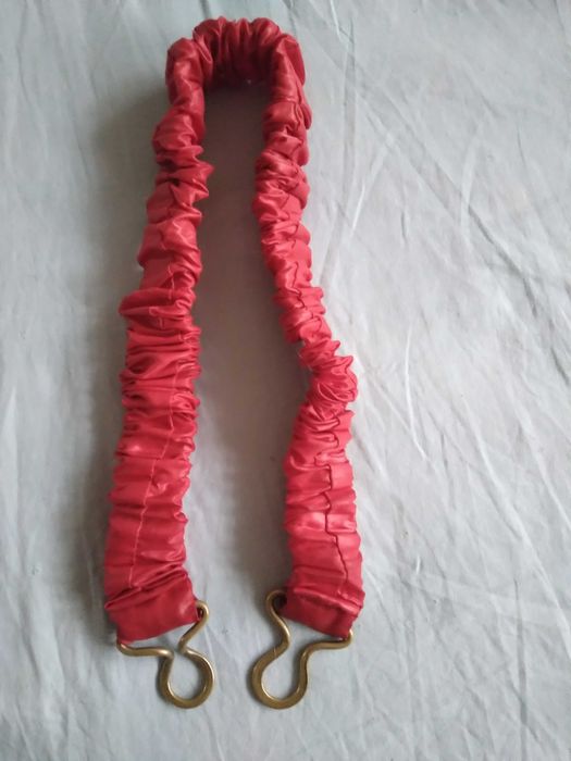 Детско червено коланче