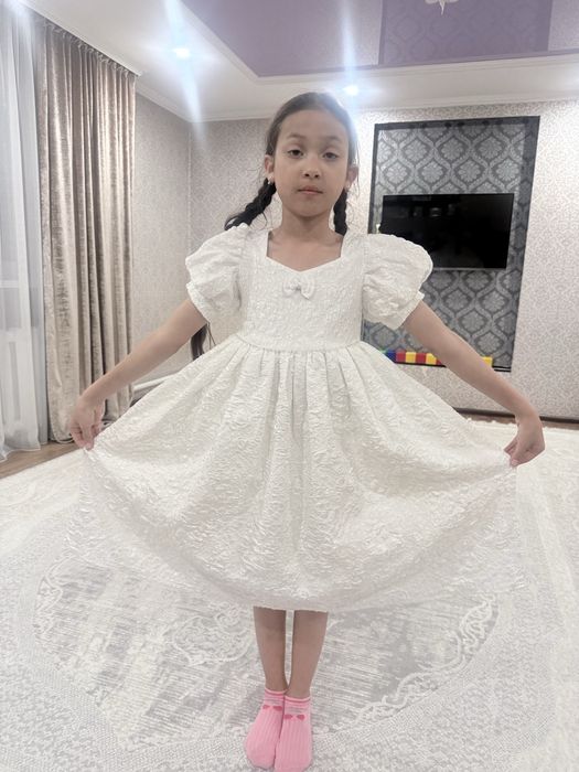 Белое платье на 5-6 лет