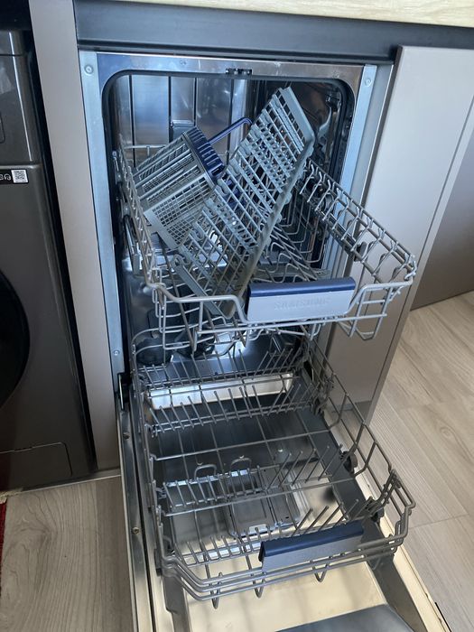 Продам посудомоечную машинку