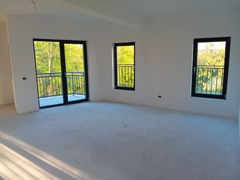 Apartament cu 2 camere zonă foarte liniștită 1500E/m²