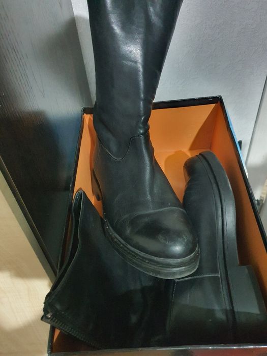 Сапоги осенние на каблуке и без