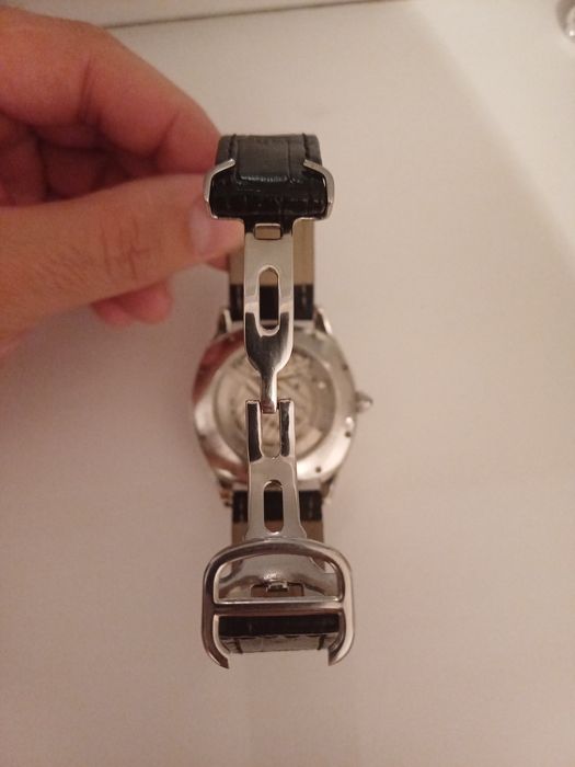 Продам часы Cartier