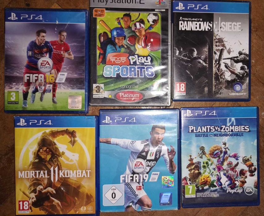 PlayStation 4 Slim + 2 controllere (un controler defect) + 10 jocuri originale