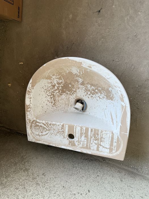 Продается унитаз и раковина