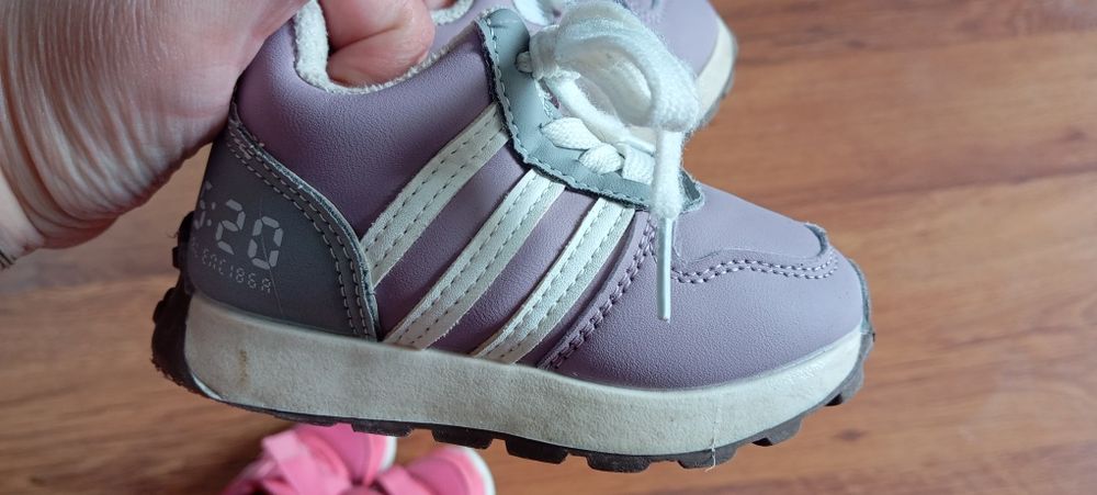 Продам детскую обувь