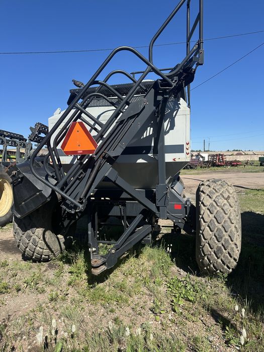 Продам два посевных комплекса Bourgault 8810