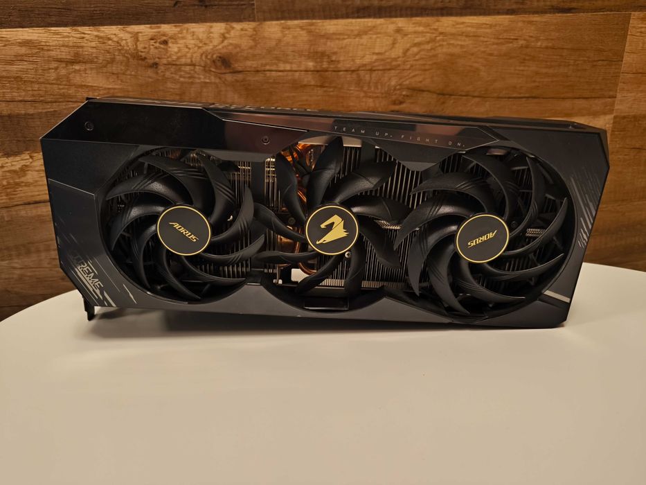 Видеокарта Gigabyte RTX 3080 Aorus Extreme 10G