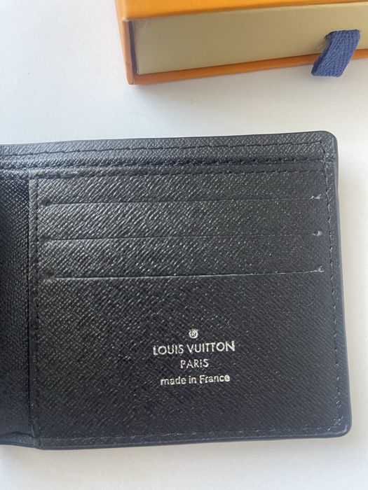 Portofel Lv - disponibil pe 2 modele