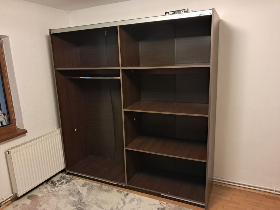 Vând dulap 2 uși