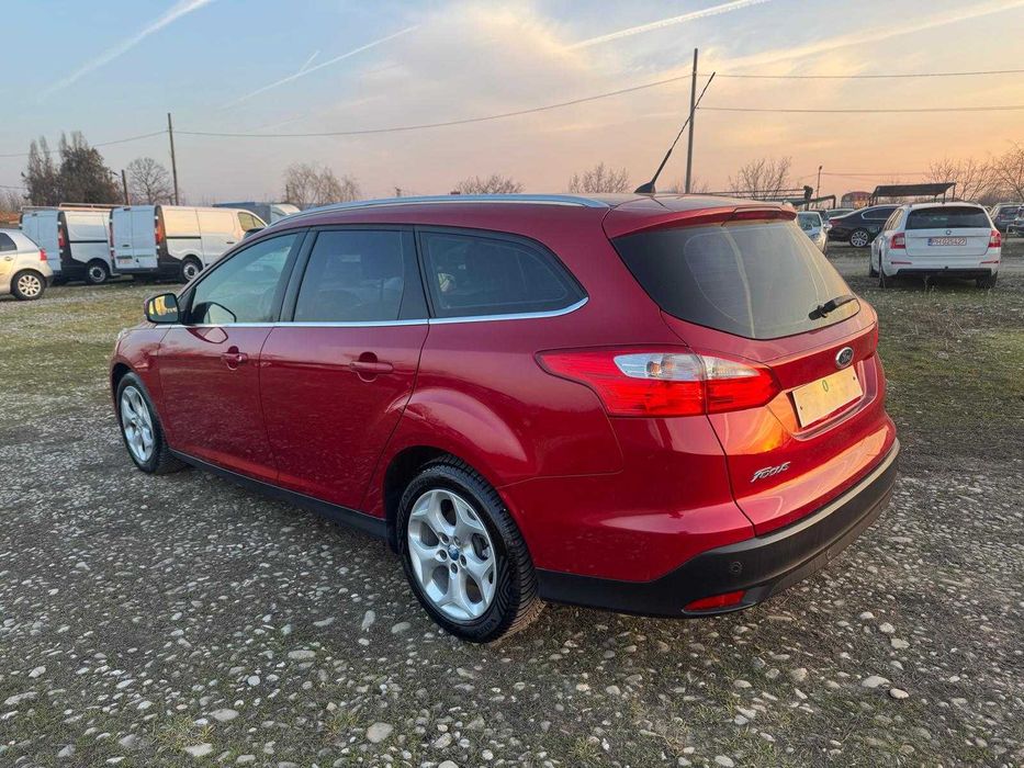 Ford Focus TITANIUM /// 1.6 diesel /// Full led /// Park assist///
