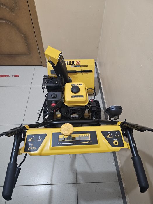 Снегоуборочную машину!