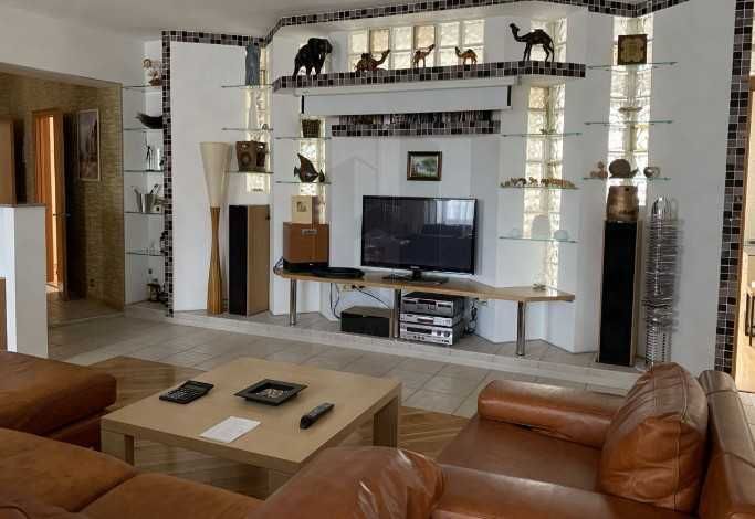 Дава се под наем Тристаен апартамент в Пловдив, Център - 90 кв.м за 494.7 € - Снимка #4