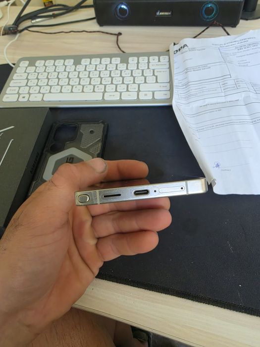 Samsung S25 ultra с дефект