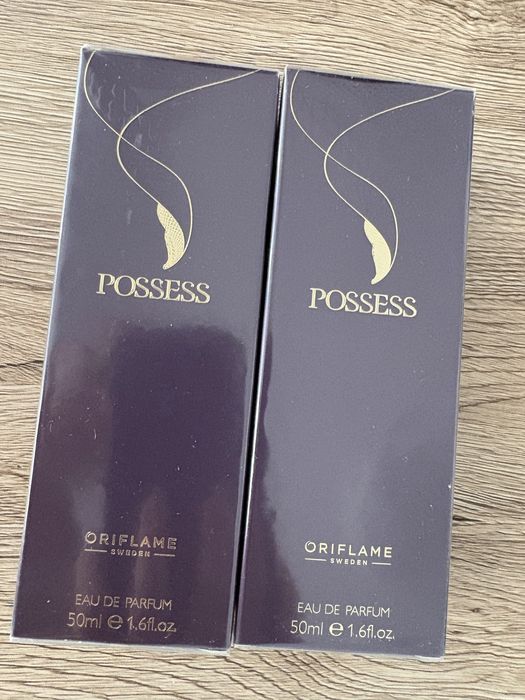 Set doua possess ea parfum foarte persistent