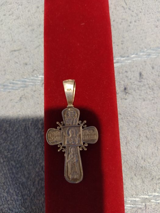 Продам серебряный крестик