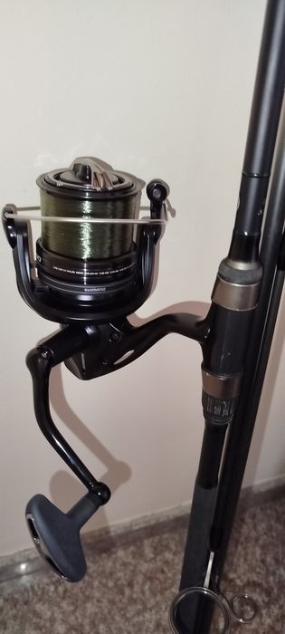 Шаранджийски сет , въдици и макари Shimano, калъф, стол и кеп