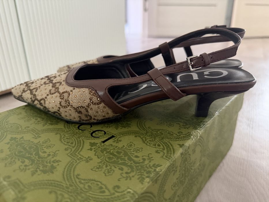 Туфли Gucci со стразами