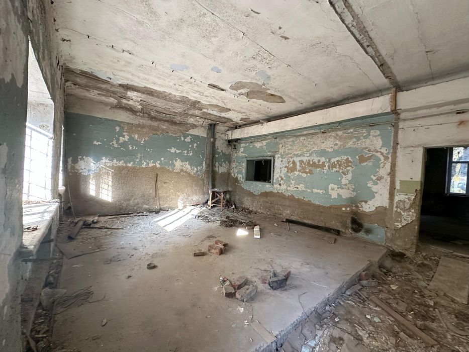 Продам срочно нежилое помещение