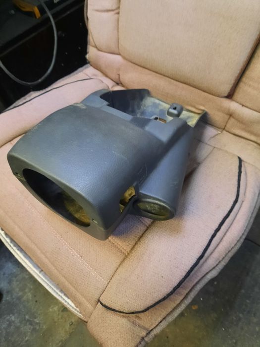 Панель рулевой колонки