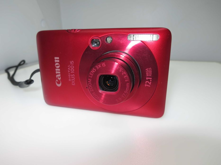 Canon Digital IXUS 100 ултра компактен фотоапарат дигитална камера НОВ