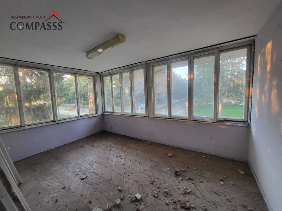 Продава се Магазин в с. Преселенци, Област Добрич - 202 кв.м за 240 €/кв.м - Снимка #3