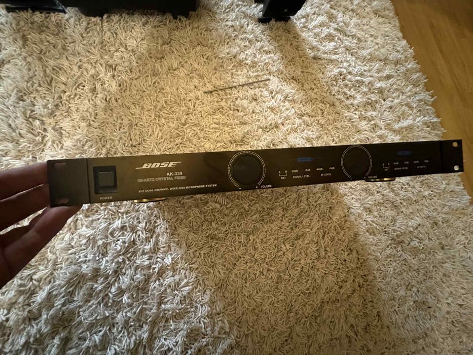 Bose AK-339 VHF Dual Channel Wireless Microphone System W/Case