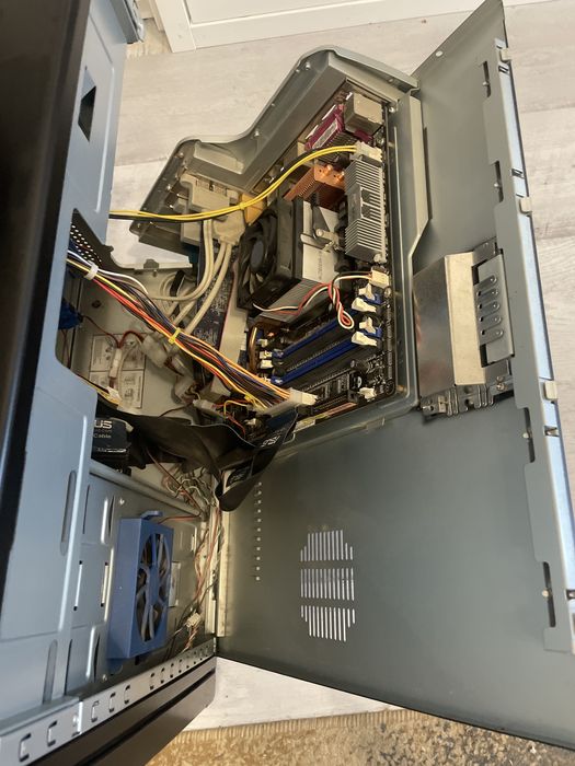 PC Retro Raidmax Dirk-Tooth