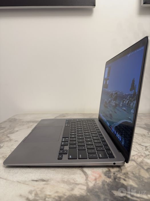 Продается Macbook Air 2020 M1 8/256gb