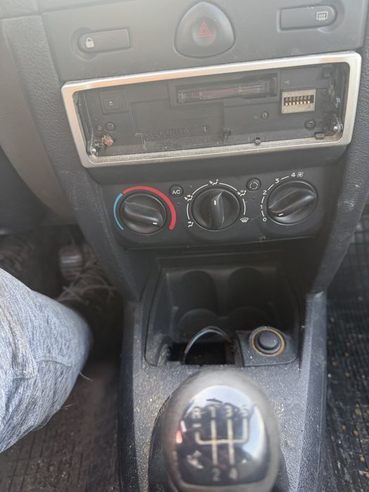 Renault Clio 1.2 16V 75 hp 2002 g на части