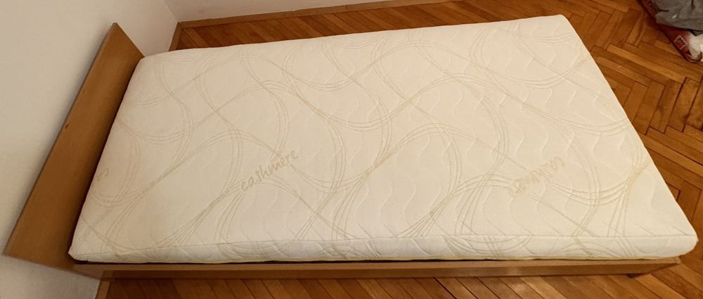 Единично легло с подматрачна рамка и матрак