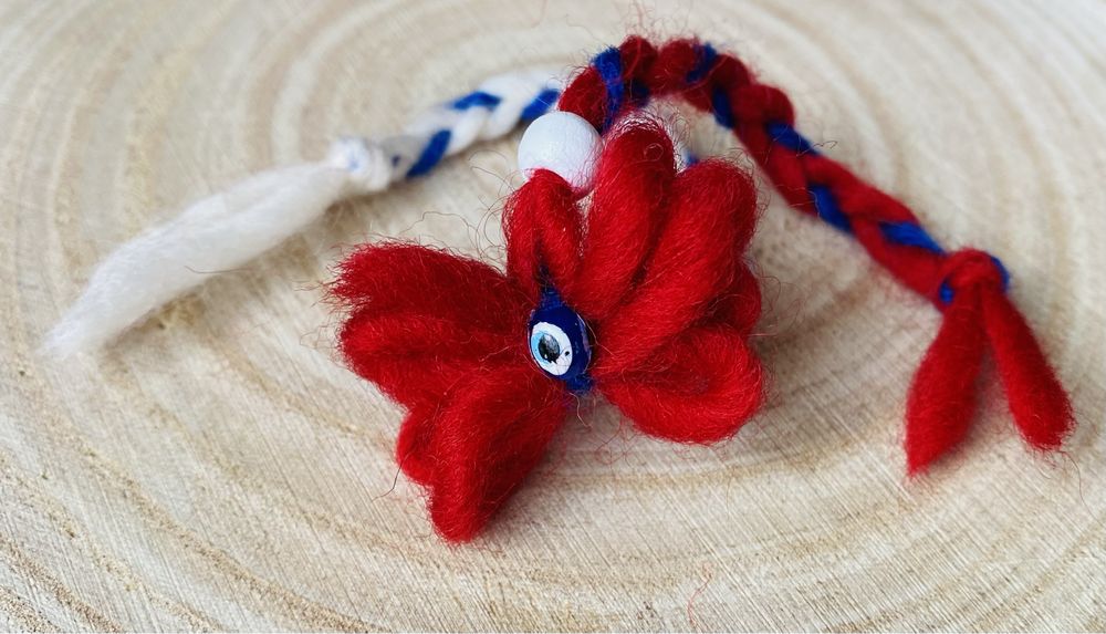 Ръчно изработени мартеници